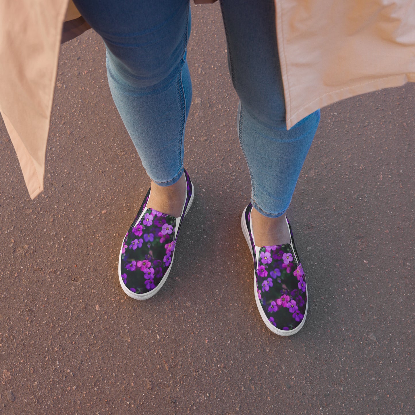 Women’s slip-on canvas shoes - flower design - print on demand