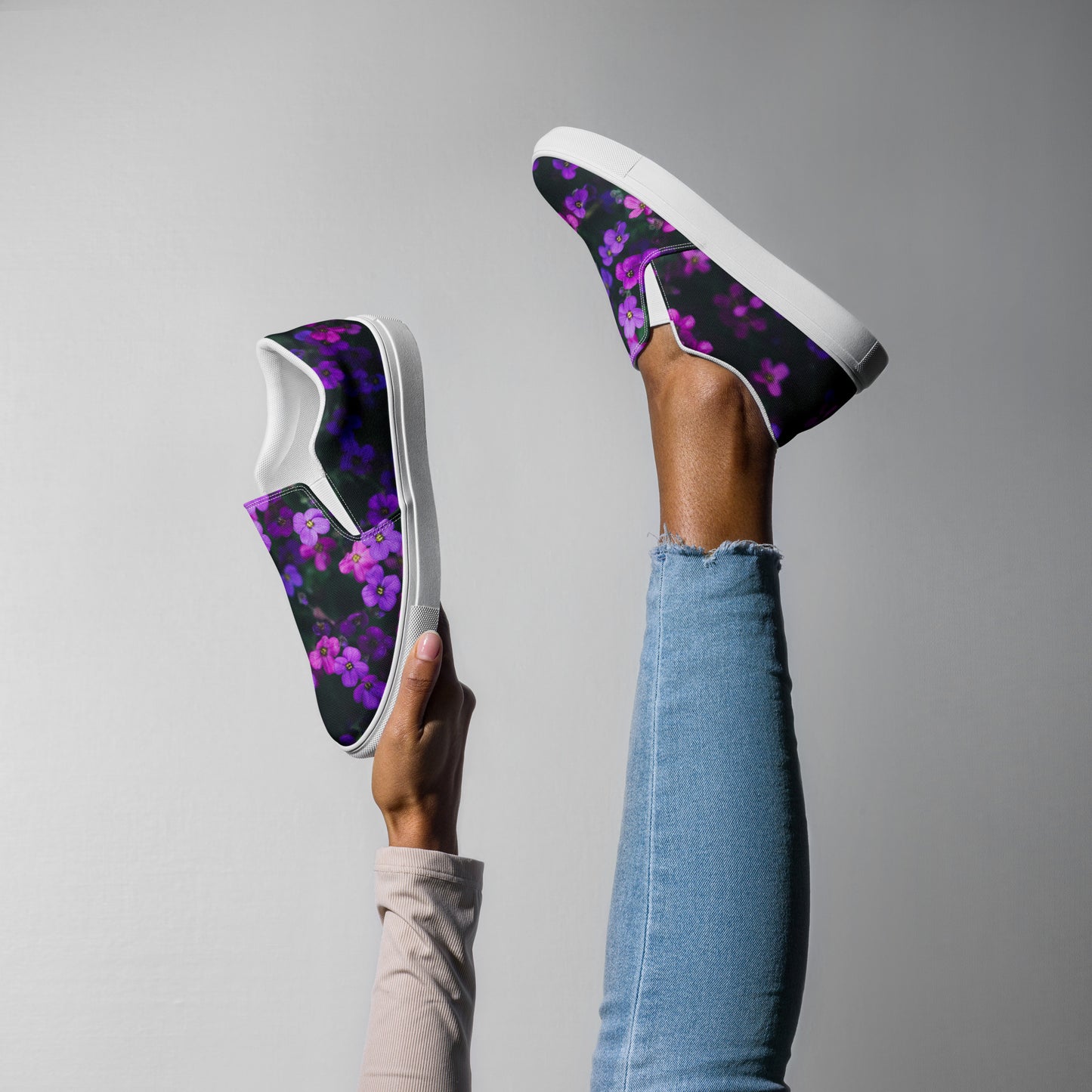 Women’s slip-on canvas shoes - flower design - print on demand